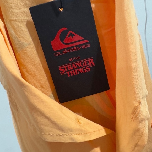 NWT QUIKSILVER X STRANGER THINGS THE MIKE SHORT SLEEVE SHIRT MOCK ORANGE Size L - Picture 16 of 16